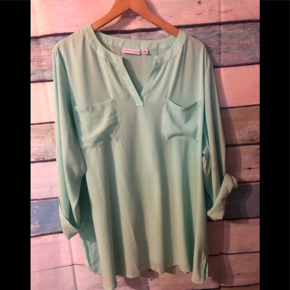 Beautiful Susan Graver shirt 2X